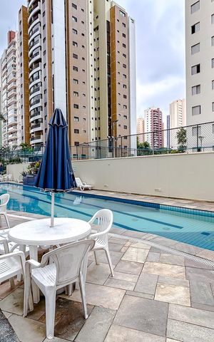 Apartamento à venda com 160m², 3 quartos e 2 vagasÁrea comum - Piscina