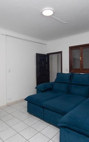 Casa à venda com 285m², 4 quartos e 2 vagas Casa à venda com 285m², 4 quartos e 2 vagasSala