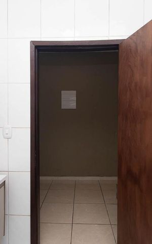 Casa à venda com 285m², 4 quartos e 2 vagas Casa à venda com 285m², 4 quartos e 2 vagasBanheiro Social