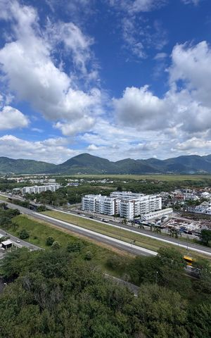 Apartamento à venda com 82m², 3 quartos e 1 vaga Apartamento à venda com 82m², 3 quartos e 1 vagaVaranda - Vista