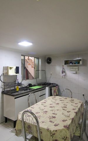 Casa à venda com 400m², 2 quartos e 2 vagas Casa à venda com 400m², 2 quartos e 2 vagasCozinha