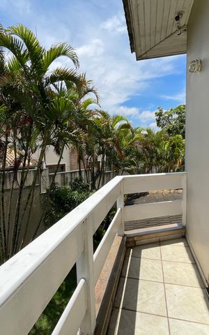 Casa de condomínio para alugar com 505m², 4 quartos e 6 vagasVaranda