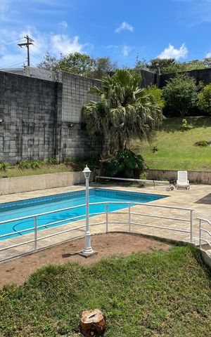 Casa de condomínio para alugar com 505m², 4 quartos e 6 vagasPiscina