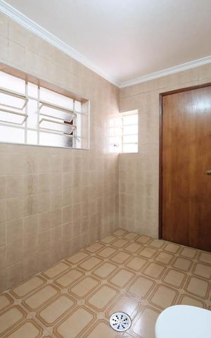 Casa à venda com 159m², 3 quartos e 2 vagasBanheiro 2