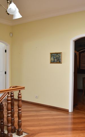 Casa à venda com 327m², 4 quartos e 3 vagasHall escada