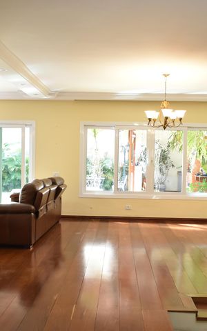 Casa à venda com 327m², 4 quartos e 3 vagasSala