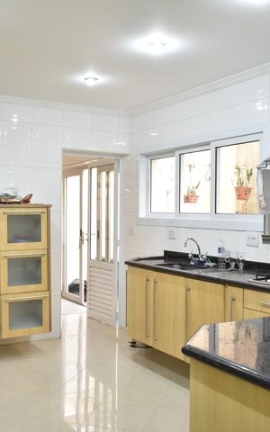 Casa à venda com 327m², 4 quartos e 3 vagasCozinha