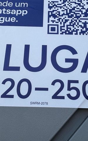 Casa à venda com 327m², 4 quartos e 3 vagas Casa à venda com 327m², 4 quartos e 3 vagasPlaca