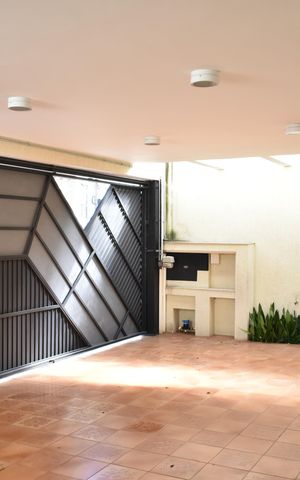 Casa à venda com 327m², 4 quartos e 3 vagasGaragem