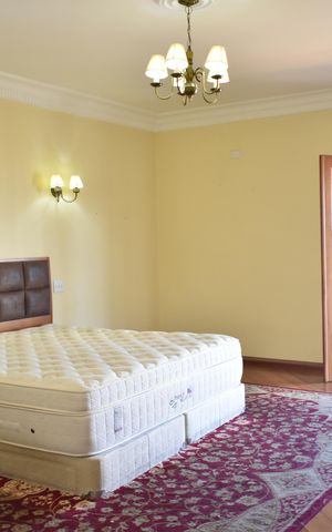 Casa à venda com 327m², 4 quartos e 3 vagasSuíte 1