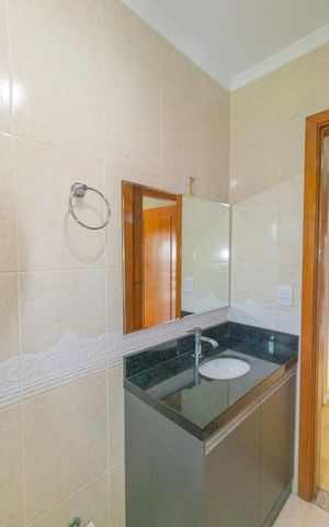 Casa de condomínio à venda com 200m², 5 quartos e 4 vagas Casa de condomínio à venda com 200m², 5 quartos e 4 vagasBanheiro Social-1