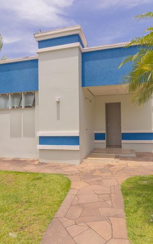 Casa de condomínio à venda com 200m², 5 quartos e 4 vagas Casa de condomínio à venda com 200m², 5 quartos e 4 vagasÁrea comum