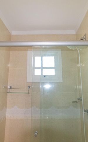 Casa de condomínio à venda com 200m², 5 quartos e 4 vagas Casa de condomínio à venda com 200m², 5 quartos e 4 vagasBanheiro Social-1
