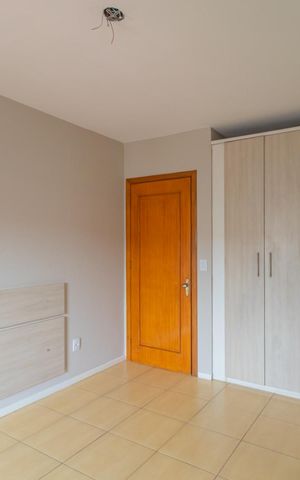 Casa de condomínio à venda com 200m², 5 quartos e 4 vagas Casa de condomínio à venda com 200m², 5 quartos e 4 vagasSuíte