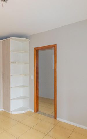 Casa de condomínio à venda com 200m², 5 quartos e 4 vagas Casa de condomínio à venda com 200m², 5 quartos e 4 vagasSuíte