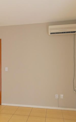 Casa de condomínio à venda com 200m², 5 quartos e 4 vagas Casa de condomínio à venda com 200m², 5 quartos e 4 vagasQuarto 2