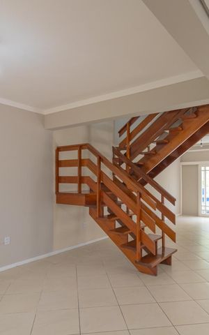 Casa de condomínio à venda com 200m², 5 quartos e 4 vagas Casa de condomínio à venda com 200m², 5 quartos e 4 vagasSala/Cozinha