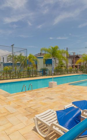 Casa de condomínio à venda com 200m², 5 quartos e 4 vagas Casa de condomínio à venda com 200m², 5 quartos e 4 vagasÁrea comum - Piscina