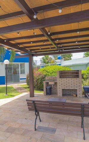 Casa de condomínio à venda com 200m², 5 quartos e 4 vagas Casa de condomínio à venda com 200m², 5 quartos e 4 vagasÁrea comum - Churrasqueira