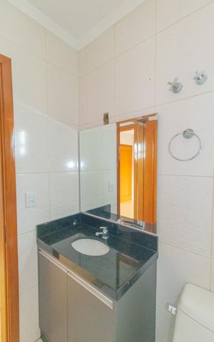 Casa de condomínio à venda com 200m², 5 quartos e 4 vagas Casa de condomínio à venda com 200m², 5 quartos e 4 vagasBanheiro da Suíte