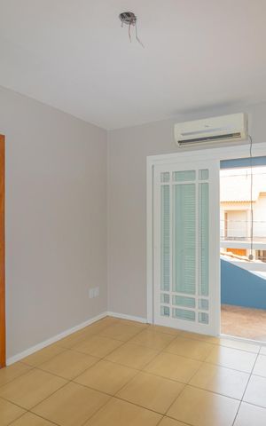 Casa de condomínio à venda com 200m², 5 quartos e 4 vagas Casa de condomínio à venda com 200m², 5 quartos e 4 vagasSuíte