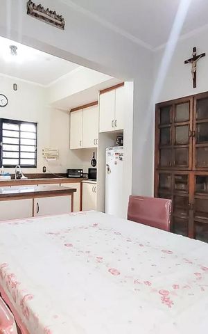 Casa à venda com 400m², 4 quartos e 4 vagas Casa à venda com 400m², 4 quartos e 4 vagasCozinha
