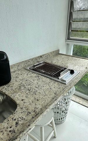 Apartamento à venda com 66m², 2 quartos e 1 vaga Apartamento à venda com 66m², 2 quartos e 1 vagaVaranda