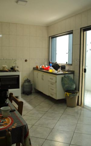 Casa à venda com 125m², 4 quartos e 2 vagasCozinha 