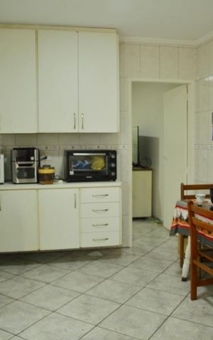 Casa à venda com 125m², 4 quartos e 2 vagasCozinha 