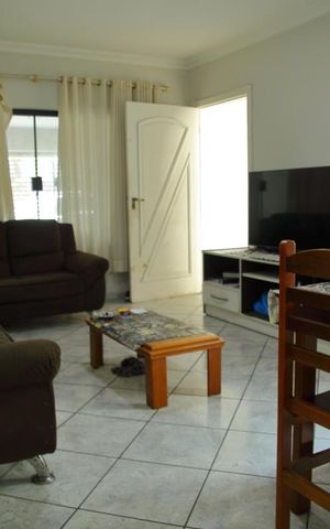 Casa à venda com 125m², 4 quartos e 2 vagasSala