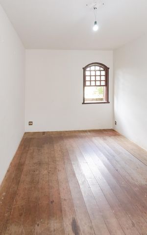 Casa para alugar com 280m², 4 quartos e 7 vagas Casa para alugar com 280m², 4 quartos e 7 vagasSala