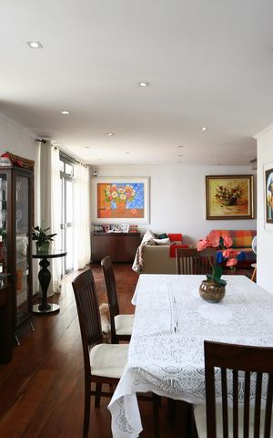 Apartamento à venda com 235m², 4 quartos e 5 vagas Apartamento à venda com 235m², 4 quartos e 5 vagasSala 2