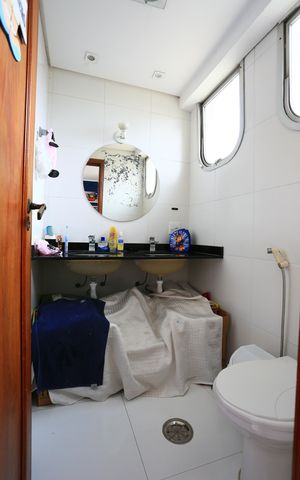 Apartamento à venda com 235m², 4 quartos e 5 vagas Apartamento à venda com 235m², 4 quartos e 5 vagasBanheiro da Suíte 3