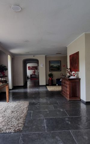 Apartamento à venda com 235m², 4 quartos e 5 vagas Apartamento à venda com 235m², 4 quartos e 5 vagasHall de entrada