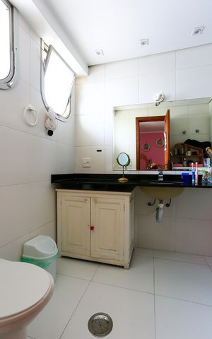Apartamento à venda com 235m², 4 quartos e 5 vagas Apartamento à venda com 235m², 4 quartos e 5 vagasBanheiro da Suíte 4