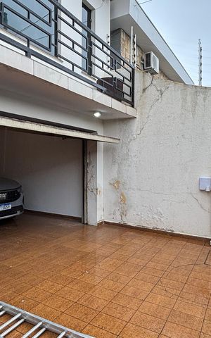 Casa à venda com 350m², 3 quartos e 3 vagas Casa à venda com 350m², 3 quartos e 3 vagasGaragem