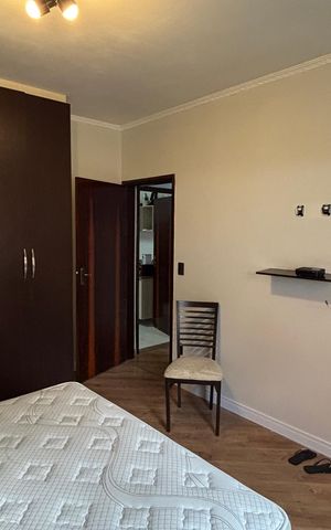 Casa à venda com 350m², 3 quartos e 3 vagas Casa à venda com 350m², 3 quartos e 3 vagasQuarto 1