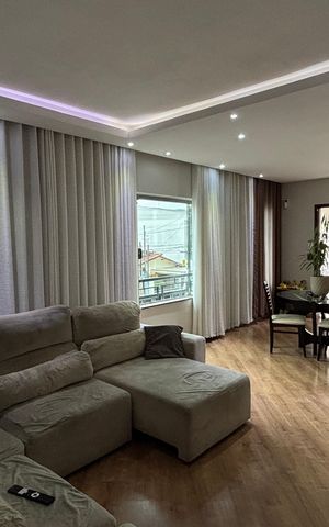 Casa à venda com 350m², 3 quartos e 3 vagas Casa à venda com 350m², 3 quartos e 3 vagasSala