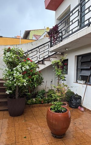 Casa à venda com 350m², 3 quartos e 3 vagas Casa à venda com 350m², 3 quartos e 3 vagasGaragem