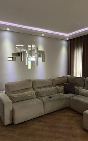 Casa à venda com 350m², 3 quartos e 3 vagas Casa à venda com 350m², 3 quartos e 3 vagasSala