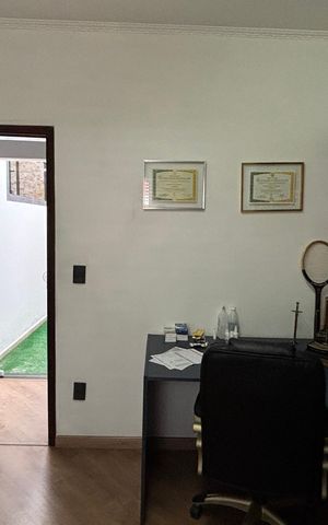 Casa à venda com 350m², 3 quartos e 3 vagas Casa à venda com 350m², 3 quartos e 3 vagasQuarto 2