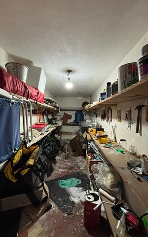 Casa à venda com 350m², 3 quartos e 3 vagas Casa à venda com 350m², 3 quartos e 3 vagasGaragem - Banheiro