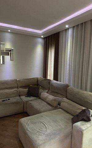 Casa à venda com 350m², 3 quartos e 3 vagas Casa à venda com 350m², 3 quartos e 3 vagasSala