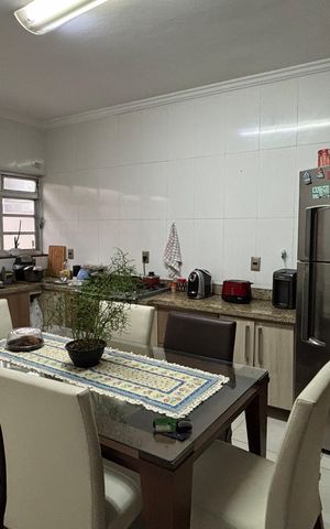 Casa à venda com 350m², 3 quartos e 3 vagas Casa à venda com 350m², 3 quartos e 3 vagasCozinha