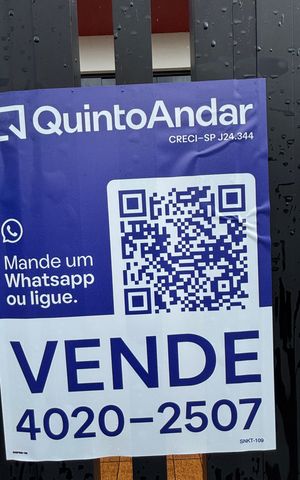 Casa à venda com 350m², 3 quartos e 3 vagas Casa à venda com 350m², 3 quartos e 3 vagasFachada