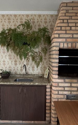 Casa à venda com 350m², 3 quartos e 3 vagas Casa à venda com 350m², 3 quartos e 3 vagasQuintal