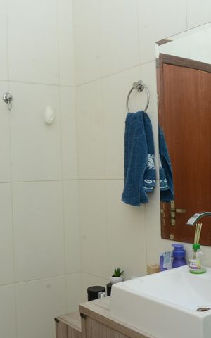 Casa de condomínio para alugar com 110m², 2 quartos e 1 vagaBanheiro Corredor