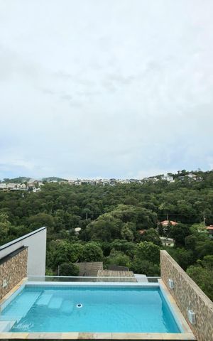 Casa à venda com 340m², 4 quartos e 4 vagas