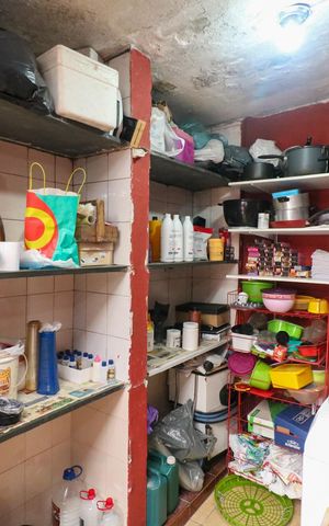 Casa à venda com 150m², 3 quartos e 1 vaga Casa à venda com 150m², 3 quartos e 1 vagaCozinha e Área de Serviço