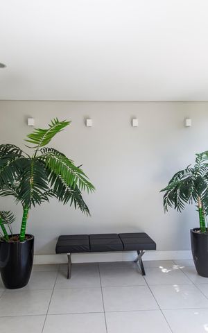 Apartamento à venda com 90m², 2 quartos e 2 vagasHall social